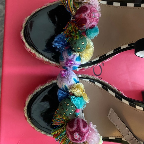 Betsey Johnson Platform pumps. Size 7 1/2. Worn once. Just like new. - Picture 5 of 11